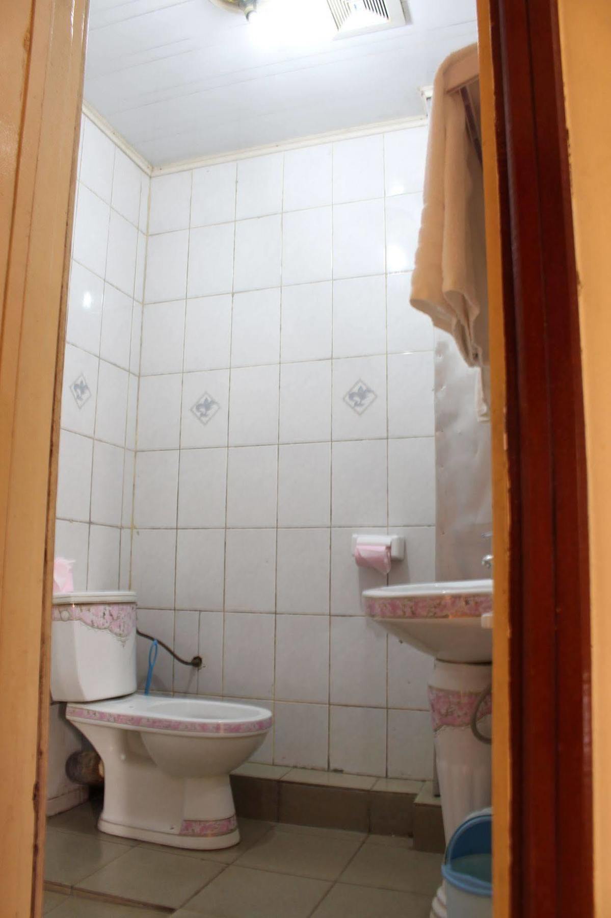 Hotel Santa Lucia Yaoundé Kültér fotó